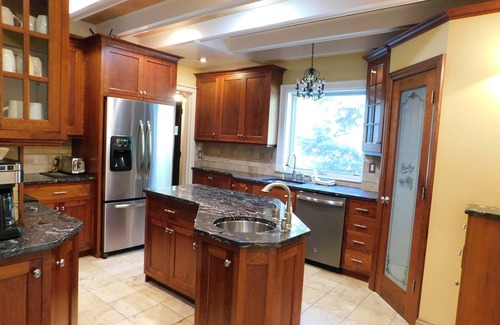 Congdon Park House | Hawthorne Manor- Perfect Duluth Location! Amazing historic home.