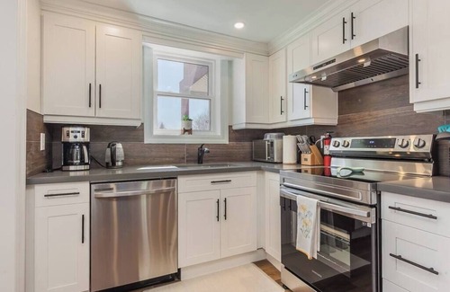 Greater Napanee Ski Chalet | Hay Bay waterfront retreat - Joyce's cottage
