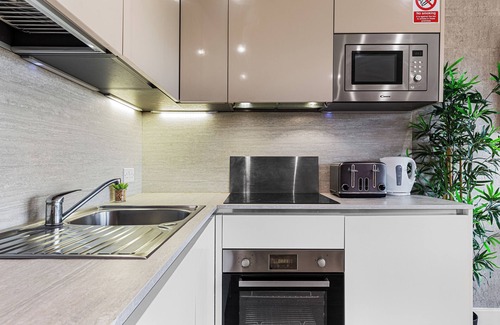 Harlington Apartment | Hayes Haven - Charming 1 Bedroom Apartment