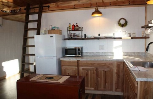 Fort Laramie Cabin | Hayfield Cabin 1, a place to get away from it all!n
