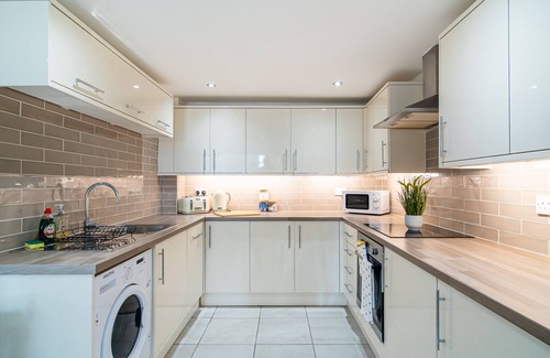 Kirkheaton Apartment | Hayy DealHouse Comfort Suites