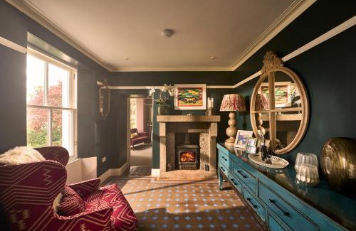 Cairndow House | Hazelbank, sleeps 10, on the shores of Loch Fyne