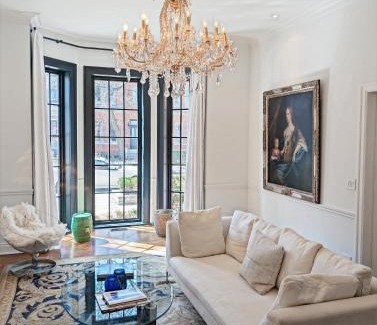 Bloor-Yorkville Bed & Breakfast | Hazelton Heritage