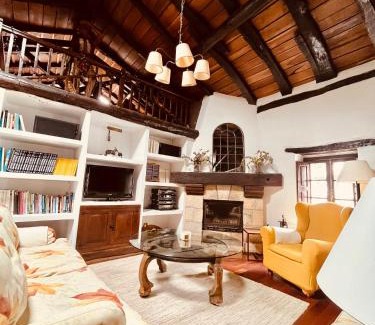 Puente Viesgo House | HdeC Hosteria de Castañeda Alojamiento Turistico