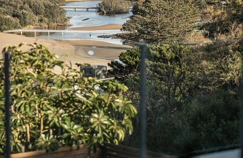 Gerroa House | Headland Vista - Stunning beach views