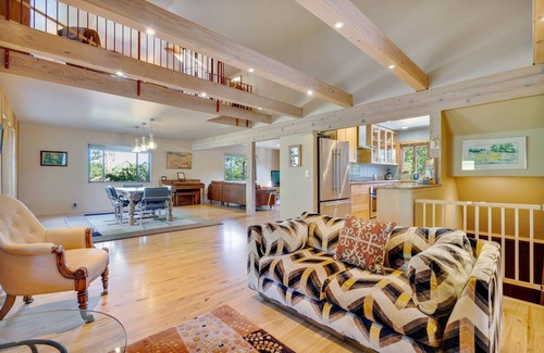 Healdsburg House | Healdsburg Home with Magnificent Vineyard View by RedAwning