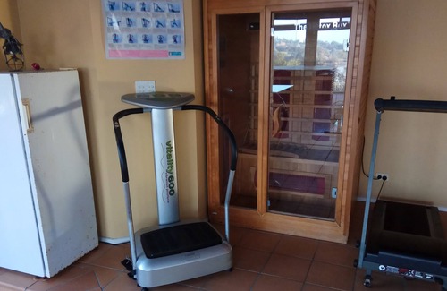 Berriedale House | Health Spa resort, Waterfront, Walk to Mona - FREE Netflix
