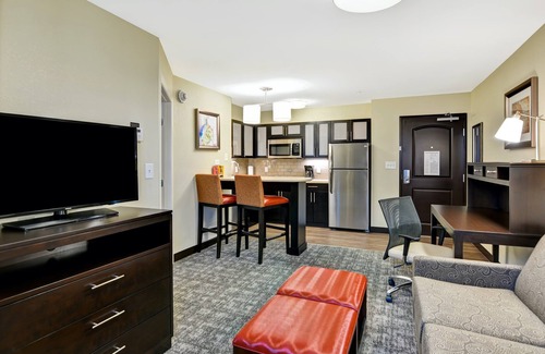 Mount Juliet Condo | Hearing Accessible Suite | Free Breakfast, Seasonal Outdoor Pool + Gym