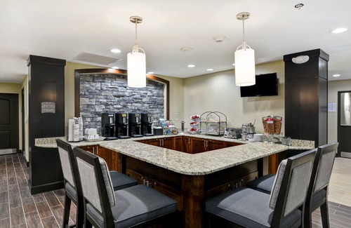 Mount Juliet Condo | Hearing Accessible Suite | Free Breakfast, Seasonal Outdoor Pool + Gym