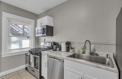 South Hyde Park Apartment | Heart of America - Kansas City