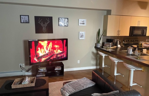 Downtown Edmonton Condo | Heart of Downtown Edmonton, walking distance to Rogers Place/LRT station