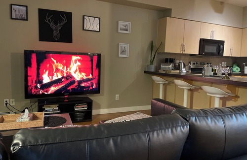 Downtown Edmonton Condo | Heart of Downtown Edmonton, walking distance to Rogers Place/LRT station
