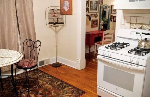 Hillsdale House | Heart of Hillsdale, Kitchen, Wifi, Desk, Apartment with 2 Beds Close to College