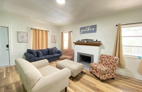 Little Havana House | Heart of Miami sleeps 10 near Little Havana Beaches