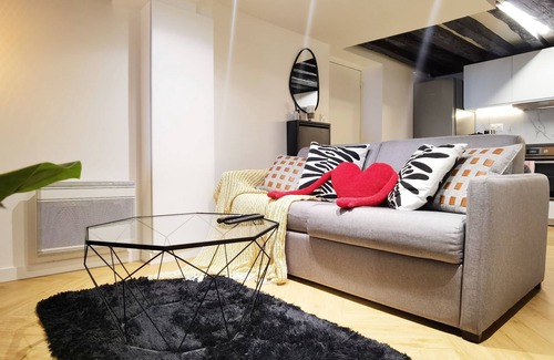 Quartier du Mail Apartment | Heart of Paris 75002/near metro/60m2 2 bdrs apt