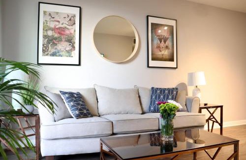 Wilshire Montana Apartment | Heart of Santa Monica 2 Bedroom 2 Bath