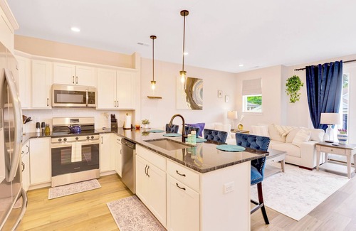 Chattanooga House | Heart of Scenic City- charming, comfy, classy and conveniently located