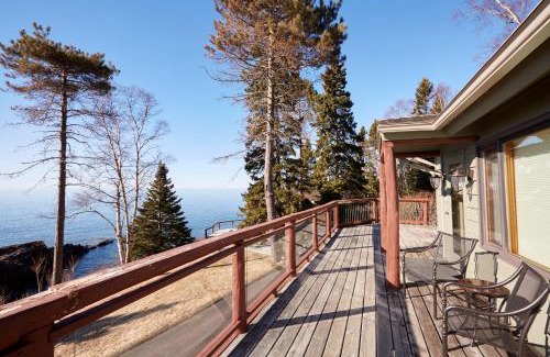 Schroeder House | Heart of Superior Lake Cabin 15 Mi to Lutsen Mtn!