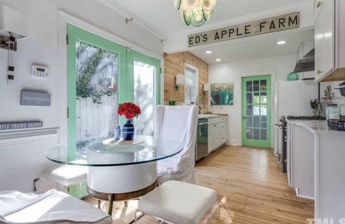 University Park House | Heart Of The City ❤️ Hot tub, ITB, NC State Cameron Village