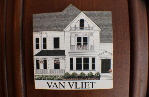 Shelburne Bed & Breakfast | Heart of the Village Bed & Breakfast in Shelburne VT