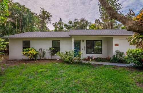 Osprey House | Heated Pool | 3 Beds | Near Beaches and parks
