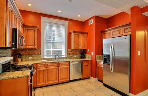 Metropolitan House | Heated Pool Access | 5*Clean | Flex Cancelation