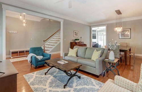 Dixon Park House | Heated Pool Access | 5*Clean | Flex Cancelation