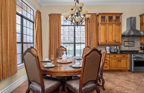 Reunion Villa | Heated Pool & Cinema in Reunion, 8MI to Disney
