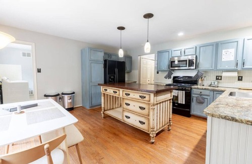 Dennisville House | [Heated*] Pool & Golf Retreat by Avalon/Cape may/Sea Isle