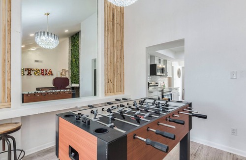 Windsor Hills House | Heated Pool/Hot Tub/Mini golf/Bocce Ball Court Home near Downtown/Domain