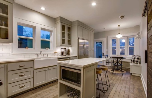 Kessler House | Heated Pool, Hot tub, Outdoor Oasis! Bishop Arts
