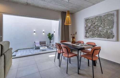St. Andrew's Apartment | Heated Pool Luxury in Pembroke St Julians