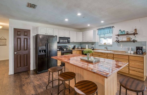 St. Augustine South House | Heated Pool! Only 4 Miles to Downtown, 5 Miles to Beach, 1 Mile to Boat Ramp, $300 in Free Tickets!