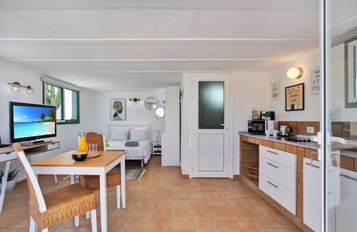 Arafo House | Heated private pool