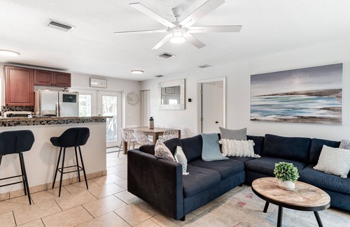 Hunt Club House | Heated Saltwater Pool Near Beach Shopping Restaurants Pet Friendly