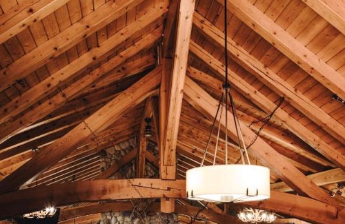 Golden Hotel | Heather Mountain Lodge