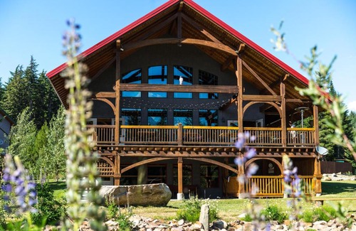 Golden Hotel | Heather Mountain Lodge
