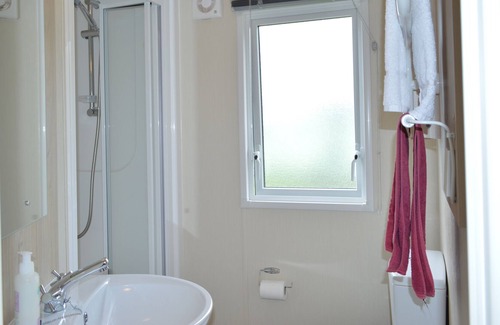 Slate Islands House | HEATHER, pet friendly, country holiday cottage, with a garden in Oban