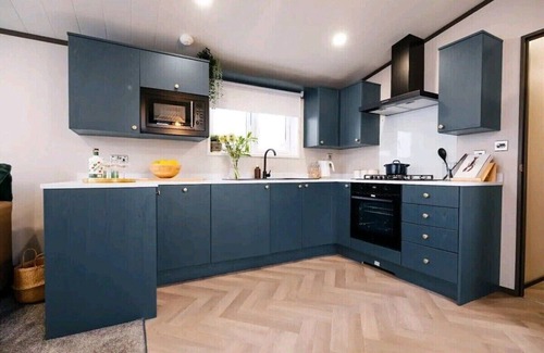 Woodhall Spa Cabin | Heather William Lodge in Woodhall Spa. Perfect for Couples, Families, and Pets!