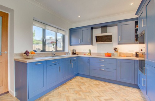 Leyburn House | Heathlands - Two Bedroom House, Sleeps 4