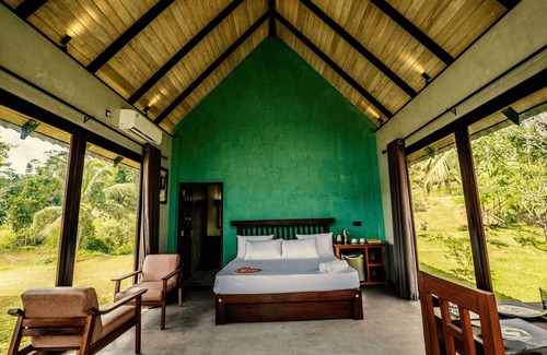 Yattapatha House | Heaven By The Lake: Luxury Villa Estate Beside the Lake in Galle, Sri Lanka