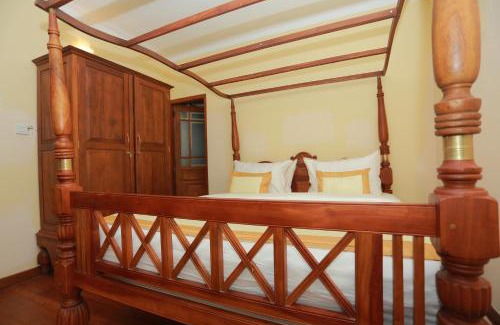 Harispattuwa Hotel | Heaven Palace