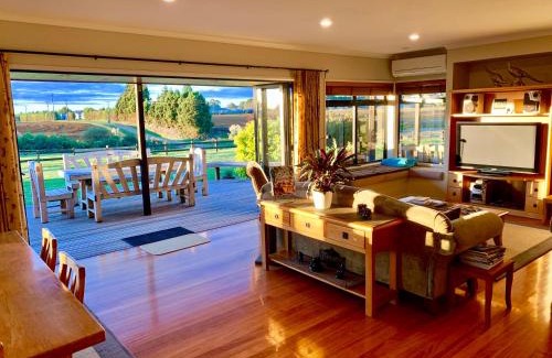Bombay Bed & Breakfast | Heaven's Rest B&B