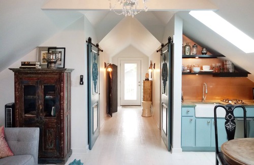 Broadmoor Apartment | Heavenly Attic suite. Uptown near Universities. Minutes to French Quarter