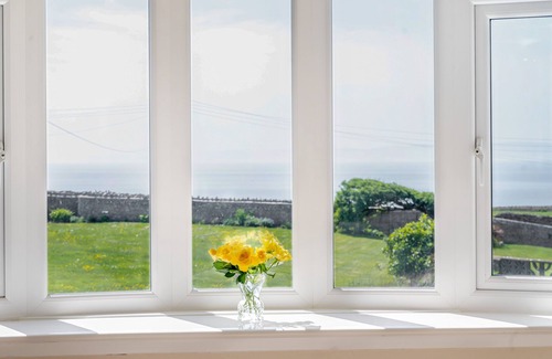 Southerndown House | Heavenly View - Three Bedroom House, Sleeps 6