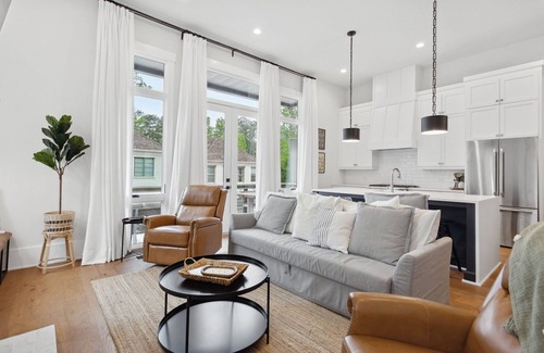 Palmetto House | Heavens Dew - Beautiful 3-bedroom townhome w/gameroom in the Serenbe Community