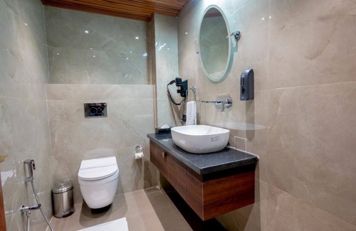 Gauhati Hotel | Heavens Garden Emire