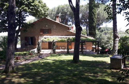 Lake Bracciano Apartment | Hebald guesthouse: suite with private garden.