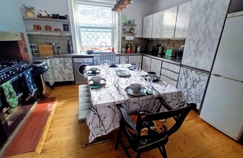 Wadsworth Apartment | Hebden Bridge - House - Sleeps 8 - Pet Friendly