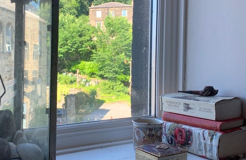 Wadsworth Apartment | Hebden Bridge - House - Sleeps 8 - Pet Friendly
